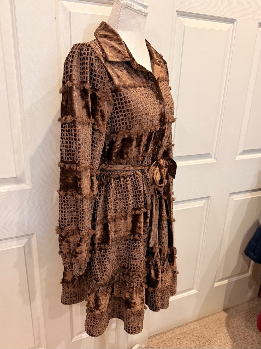 NWT LOVELO Brown Velvet Crochet Boho Shirt Dress S - Picture 9 of 12